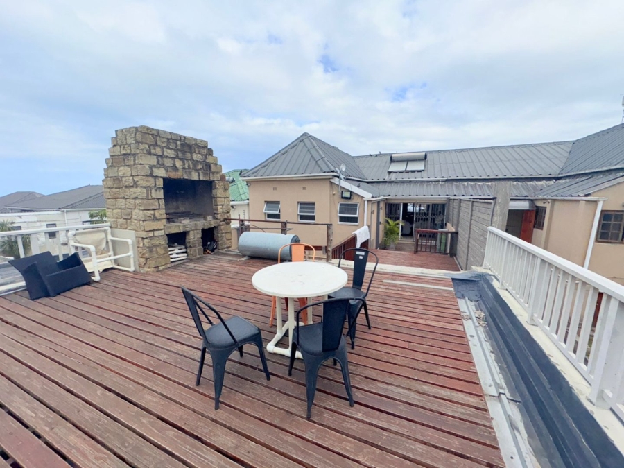 6 Bedroom Property for Sale in Quigney Eastern Cape